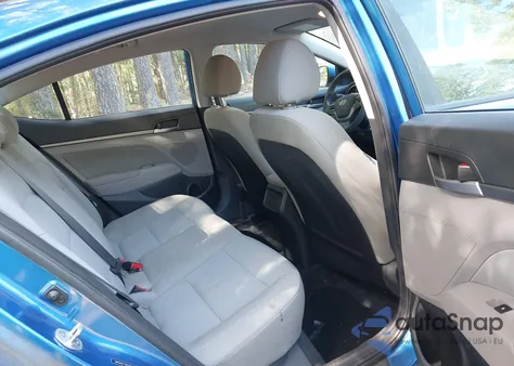 2017 Hyundai Elantra Se z USA, uszkodzony, nr VIN 5NPD84LF7HH143057